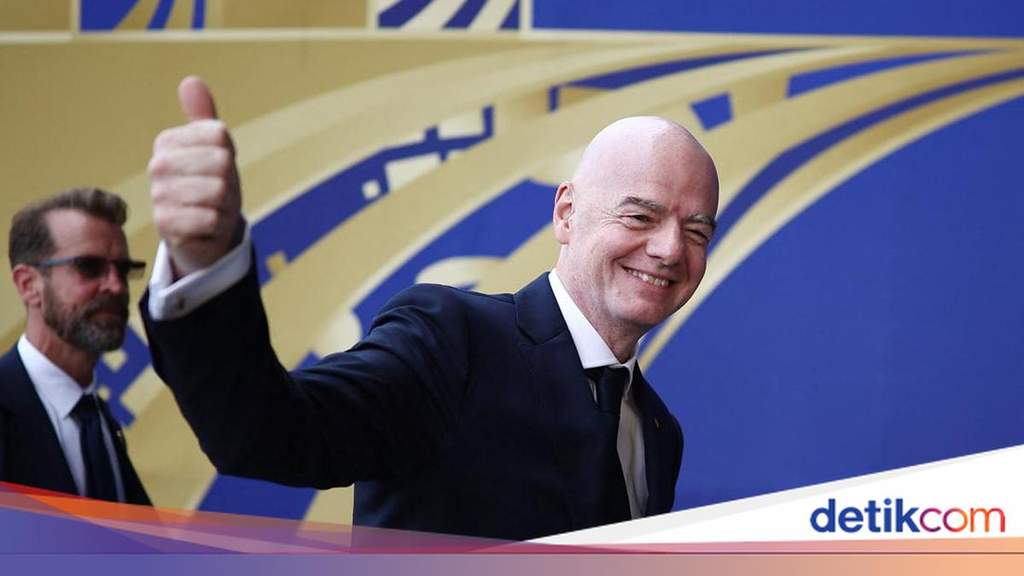 Presiden FIFA Gianni Infantino saat memberikan keterangan pers dalam acara resmi organisasi sepak bola dunia.