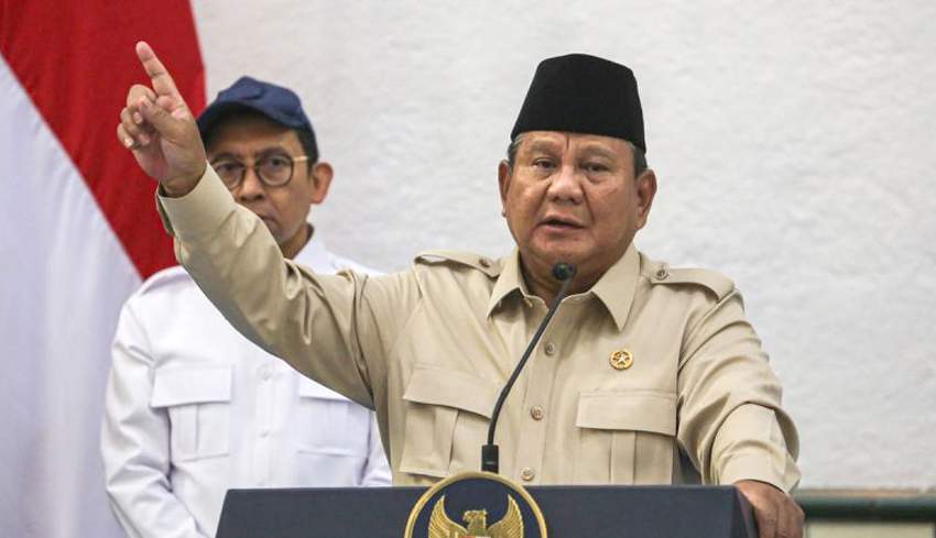 Presiden Prabowo Subianto dan Wakil Presiden Gibran Rakabuming Raka memberikan keterangan dalam acara pemerintahan.